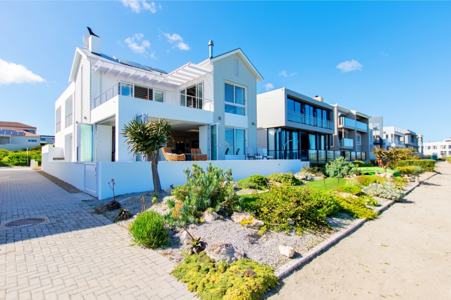 5 Bedroom Property for Sale in Calypso Beach Western Cape